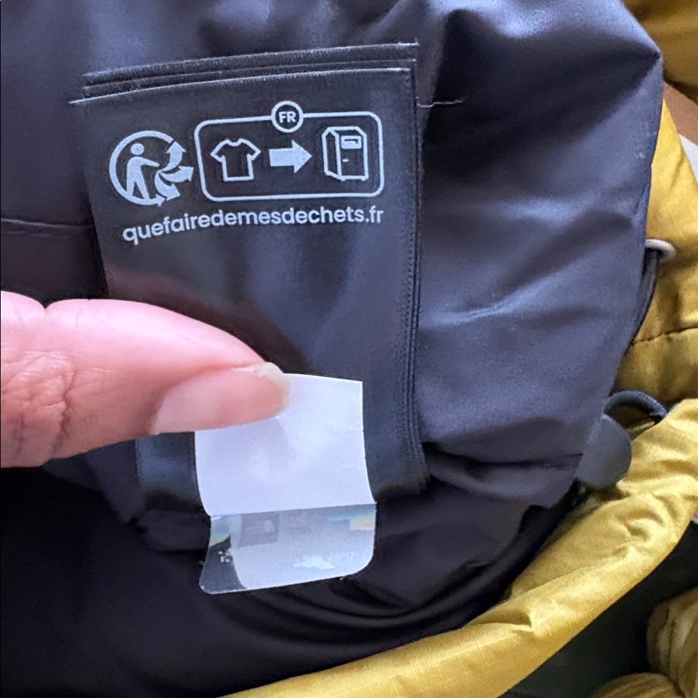 The North Face women’s 96 Retro Nuptse down jacket amber green Small Authentic - Picture 10 of 12